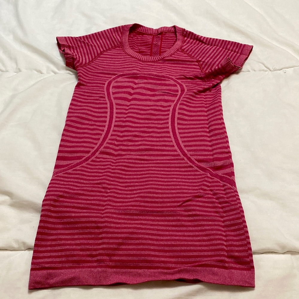 LULULEMON - Red Swiftly Tech Short Sleeve (Size 2)